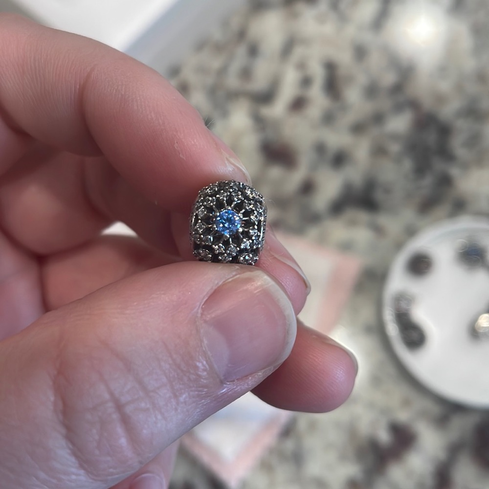 Disney - Elsa frozen charm